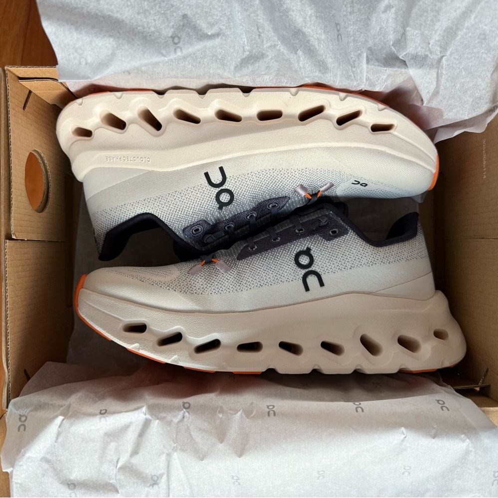 Women’s On Cloud Cloudtilt size 7.5. Never worn, brand new, in box.